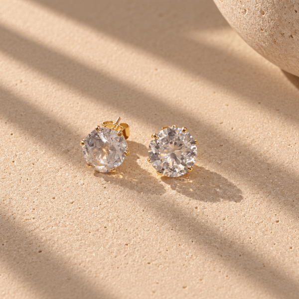 Brinco Glamour – Ponto de Luz Zircônia Redonda 12mm – Banhado a Ouro 18K