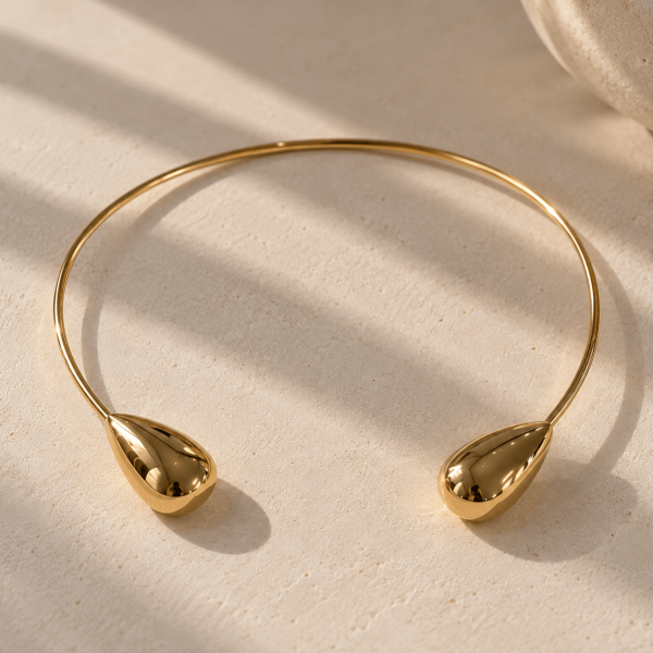 Colar Conquista – Aro Aberto com Duas Gotas – Banhado a Ouro 18K